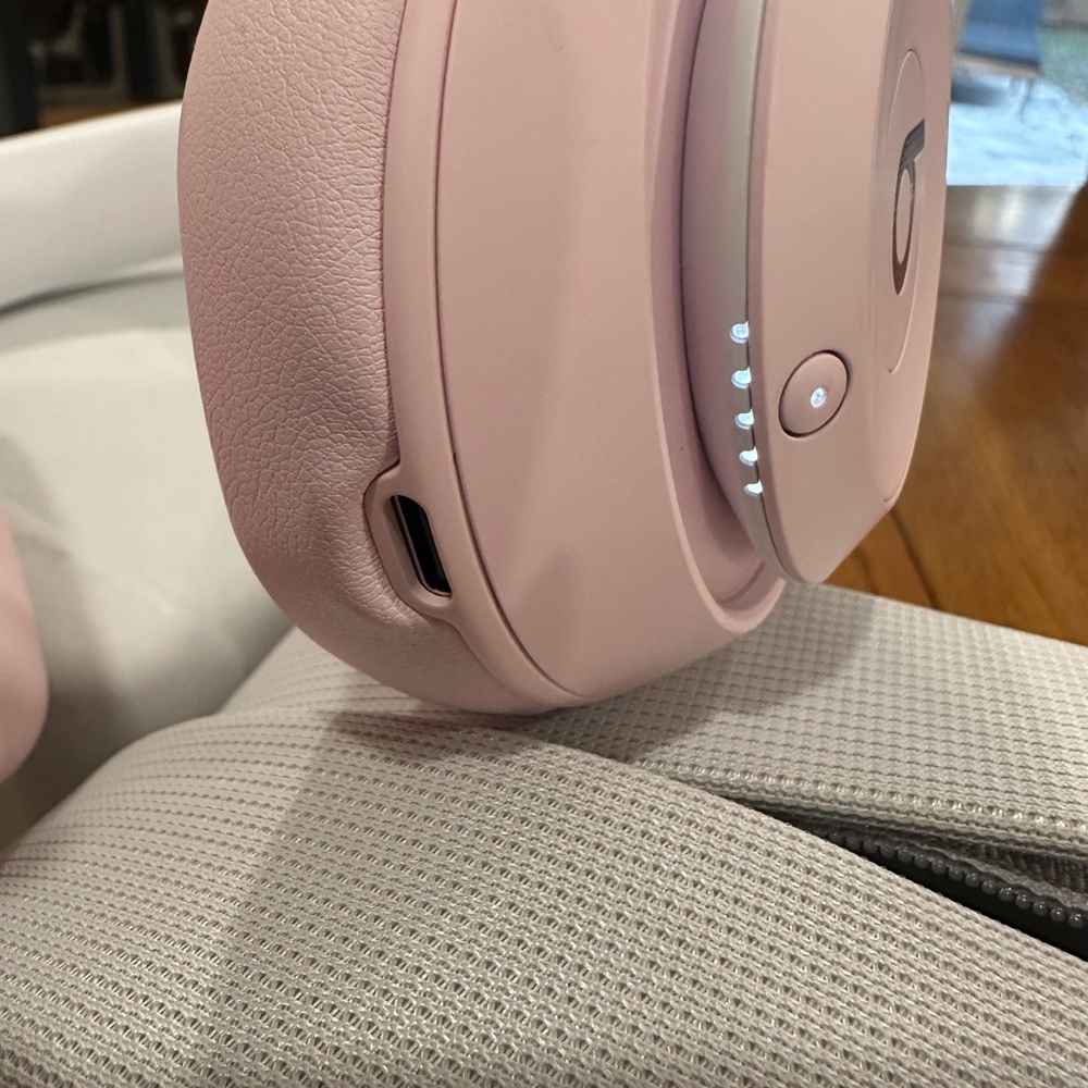 Beats Studio Pro Bluetooth Wireless
Headphones - … - image 6